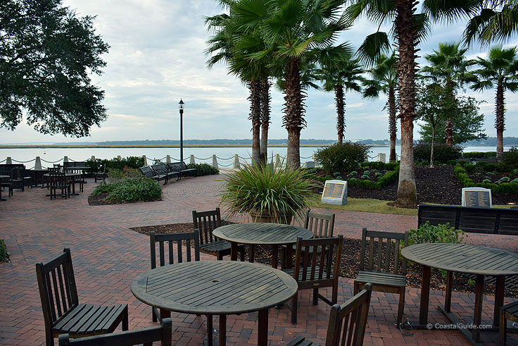 Waterfront Park dining in Beaufort SC