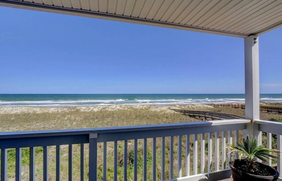 Luxury CondoFront... Vacation rental home in Carolina Beach, NC