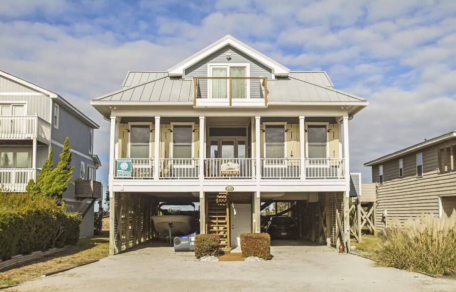Spacious dog-friendly Oceanview home on ...