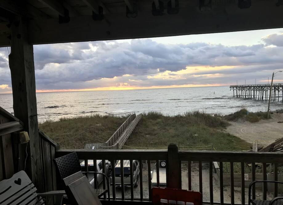 Salty Air Retreat - Oceanfront 3 BR cond...