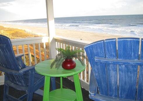 Great Oceanfront condo close to everythi...