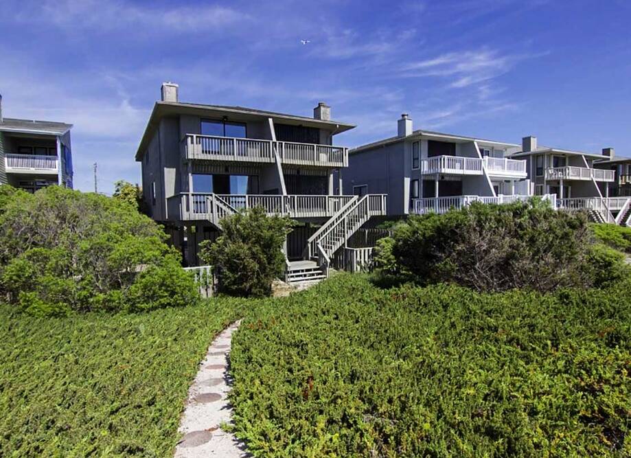 Oceanfront Townhome with Amazing Ocean V...