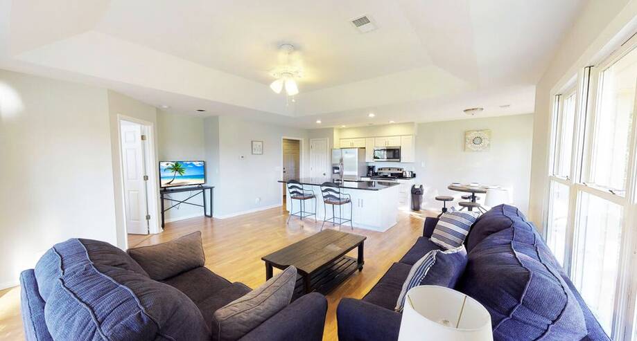 Beautifully appointed 3rd Floor  2BR Con...