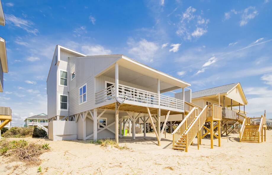 Spacious Oceanfront Home with Spectacula...