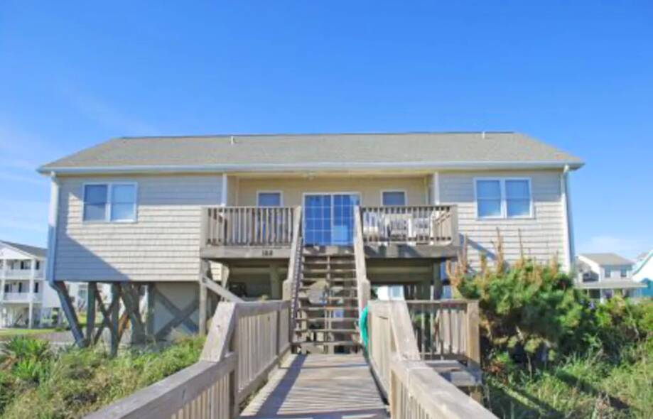 Oceanfront Alfresco Living - Private Wal...