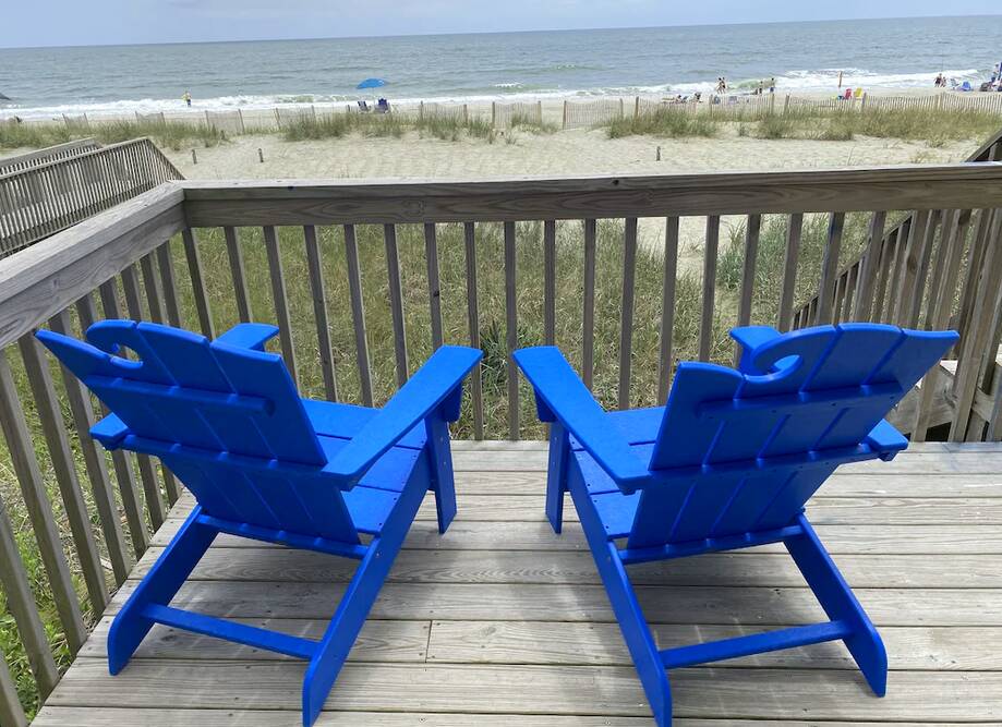 OCEANFRONT, Newly Renovated 4BR/3BA Home...