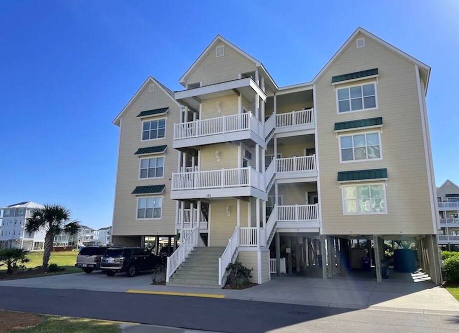 Canal front 4BR/4BA Luxury Condo at The ...