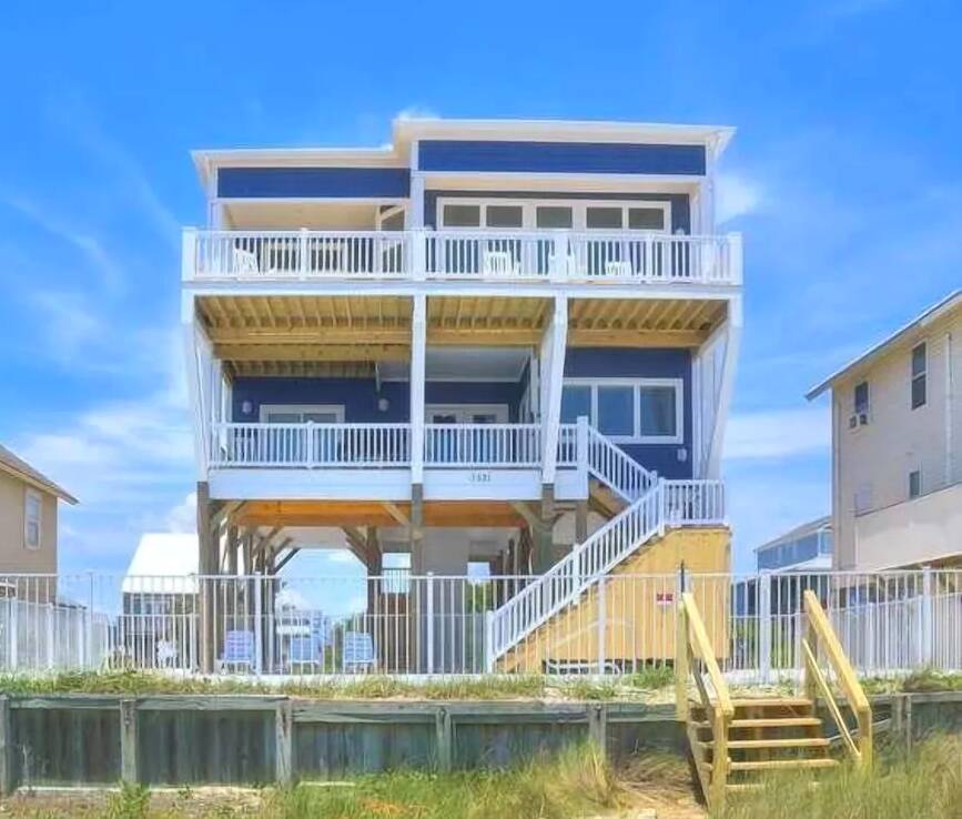 BRAND NEW OCEANFRONT 5 BR/4.5 BA Home wi...