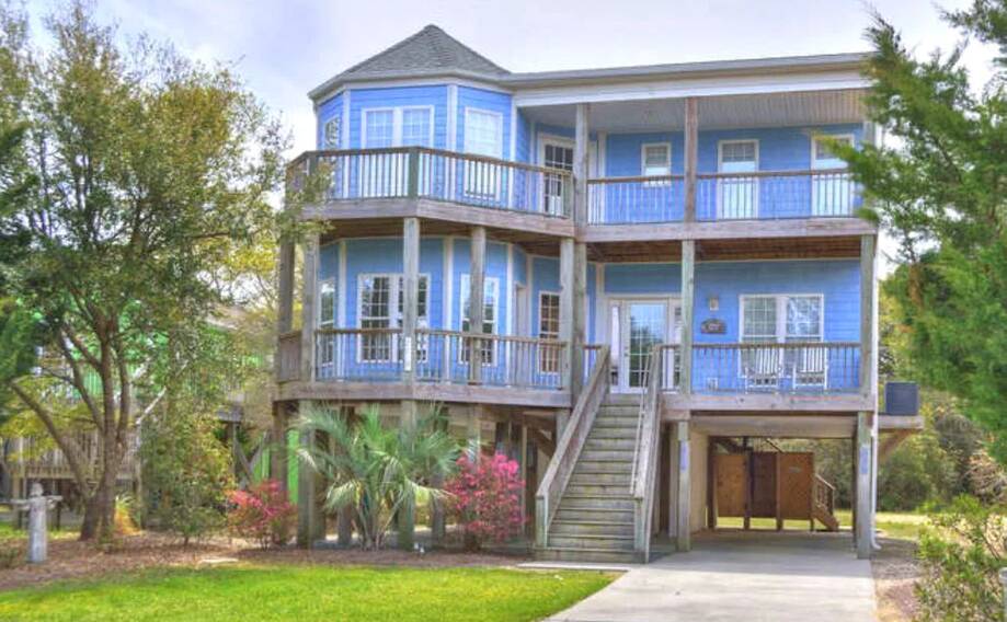 This 5BR/4BA Home is an Exclusive Beach ...