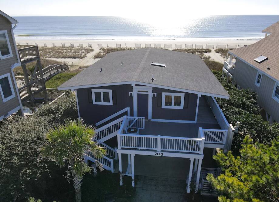 Oceanfront Cottage with Great Views!
